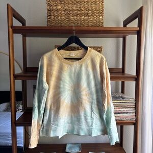 Hem & Thread Cream Pullover